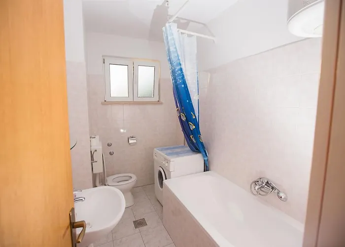 Adriana 耶塞尼采